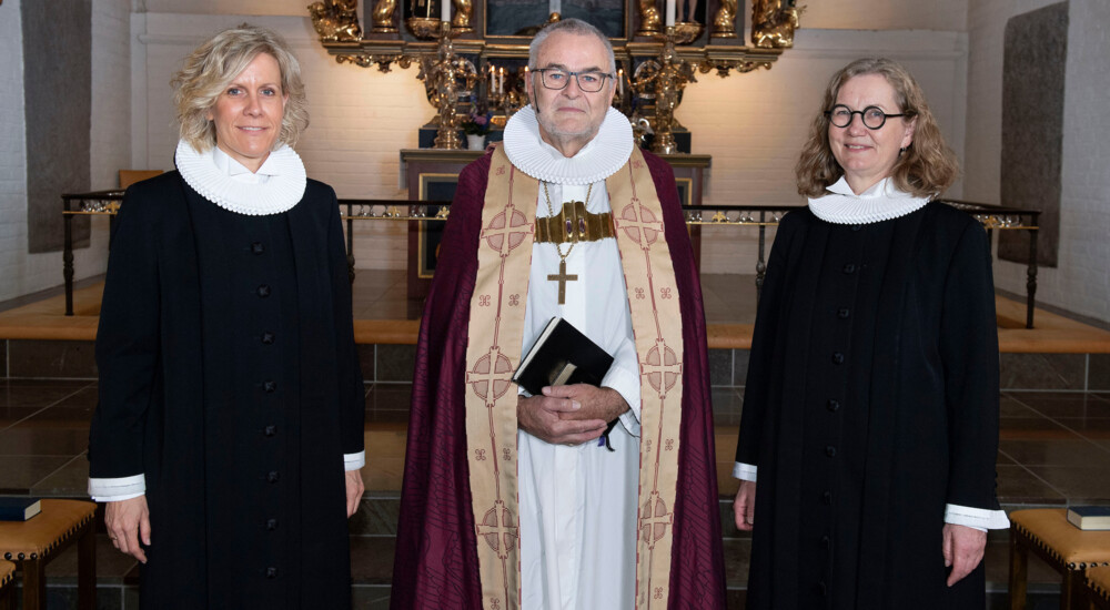 Provst Anna Døssing Gunnertoft, biskop Henning Toft Bro og provst Lisbeth Damgren